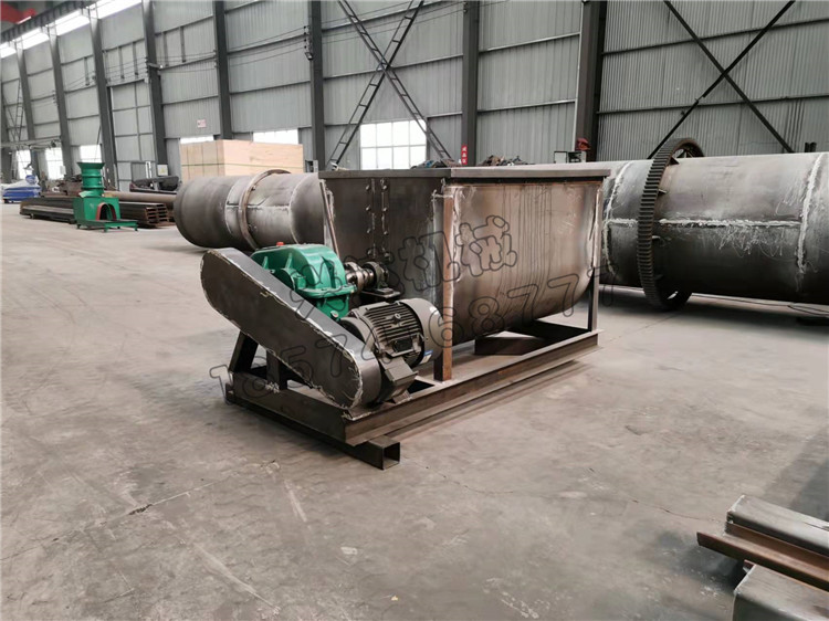 紅薯秸稈臥式攪拌機(jī)