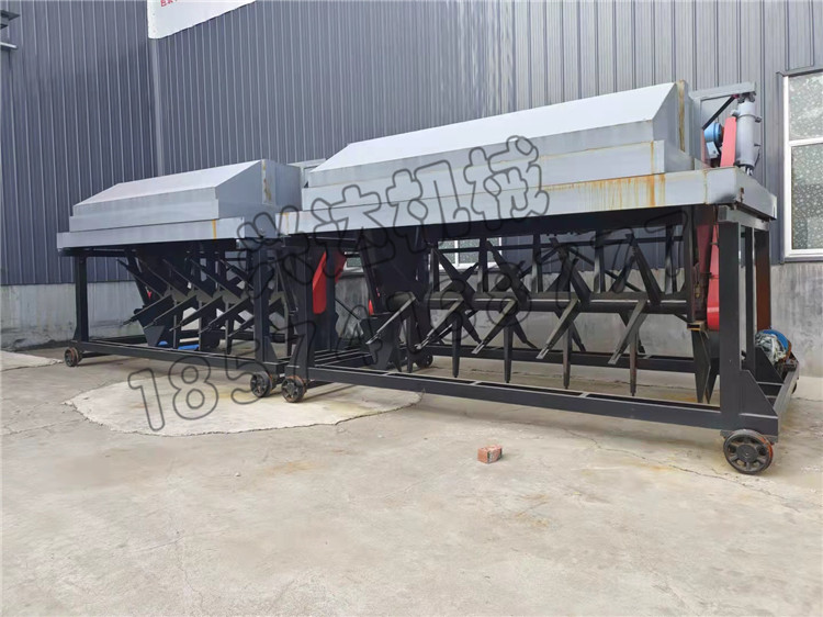 養(yǎng)殖場污泥液壓槽式翻拋機(jī)