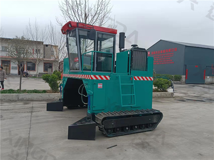 加工雞糞有機(jī)肥履帶翻拋機(jī)