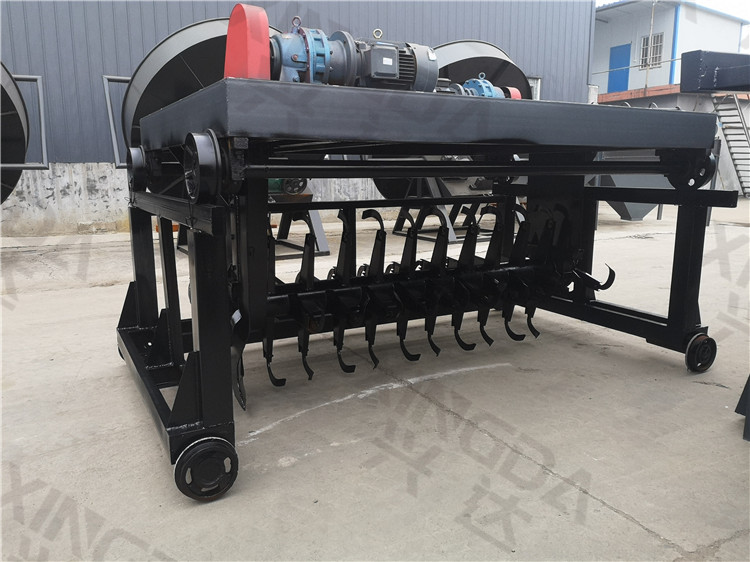 加工豬糞有機(jī)肥槽式翻拋機(jī)