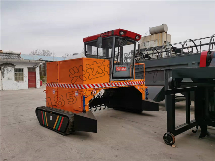 羊糞加工有機(jī)肥履帶翻拋機(jī)