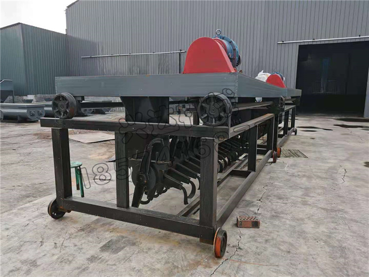 蚯蚓糞加工有機(jī)肥槽式翻拋機(jī)