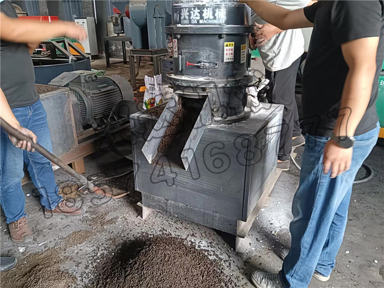 雞糞免烘干造粒效果