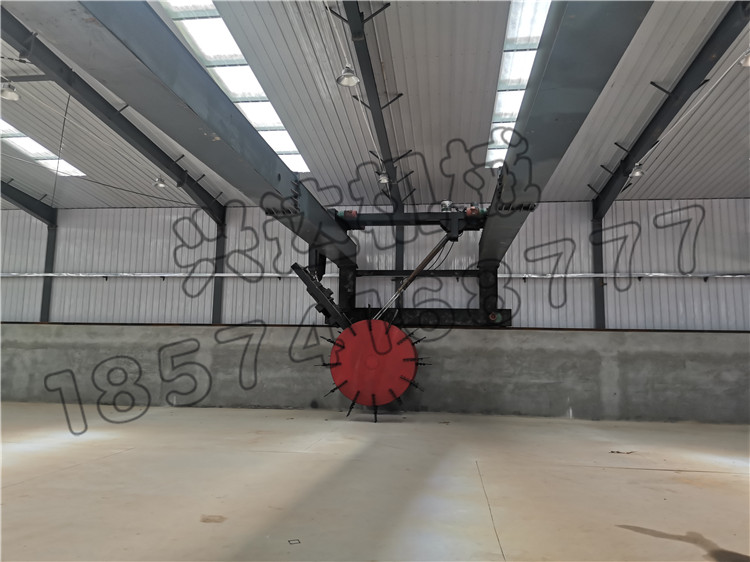 酒糟有機肥輪式翻堆機