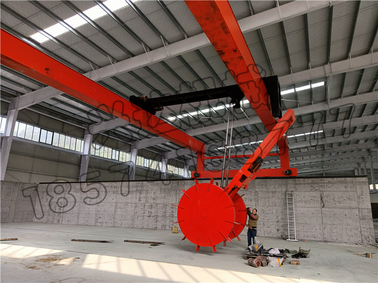 雞糞雙輪盤翻堆機(jī)