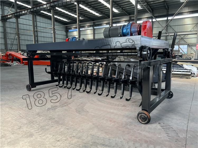 羊糞沿槽翻拋機(jī)