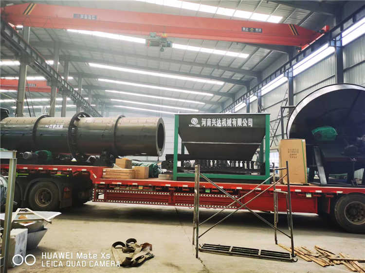 客戶原料豬糞生產(chǎn)線發(fā)貨現(xiàn)場