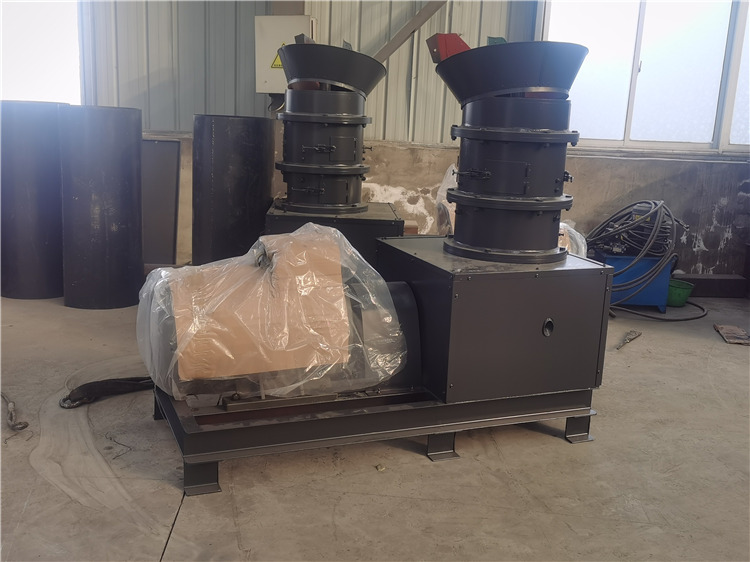 免烘干柱狀糞便造粒機(jī)生產(chǎn)特點(diǎn)