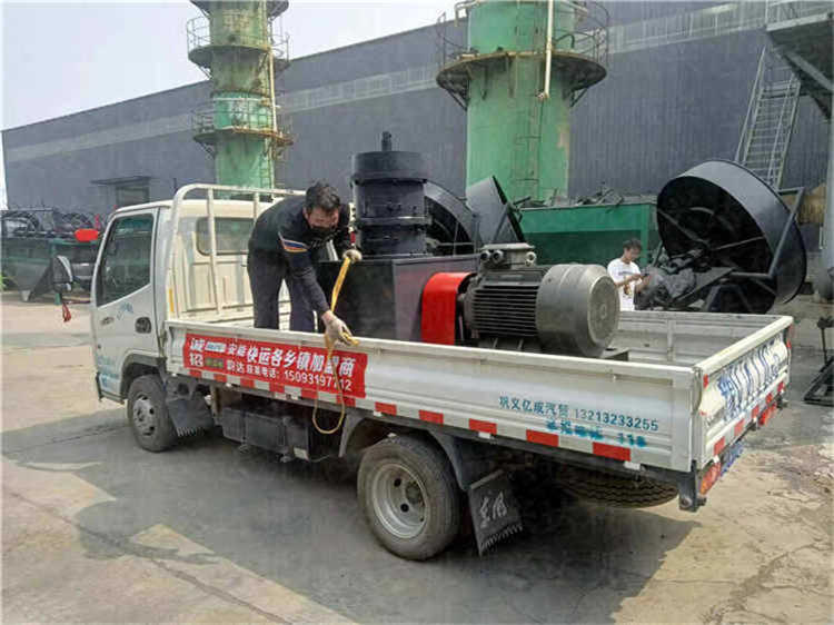 褐煤制作有機(jī)肥客戶定制柱狀擠壓造粒機(jī)一臺(tái)