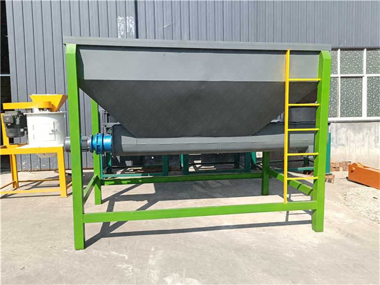 牛糞有機肥鏟車料倉設備有機肥鏟車喂料倉設備