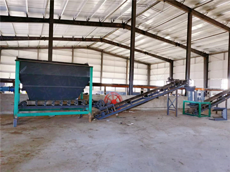 內(nèi)蒙通遼客戶年產(chǎn)2萬噸粉劑有機(jī)肥生產(chǎn)線安裝調(diào)試結(jié)束