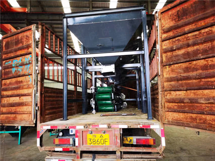 公司附近鞏義客戶定制4倉(cāng)自動(dòng)配料倉(cāng)發(fā)貨現(xiàn)場(chǎng)