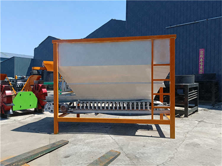 羊糞有機(jī)肥鏟車上料機(jī) 肥料自動(dòng)喂料機(jī) 復(fù)混肥生產(chǎn)線物料輸送設(shè)備