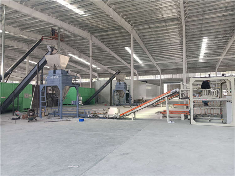 有機(jī)肥生產(chǎn)線設(shè)備 興達(dá)多功能包裝機(jī) 粉狀顆粒定量包裝秤 客戶現(xiàn)場(chǎng)