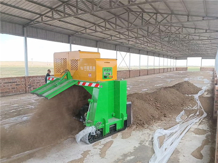 輪式履帶式翻拋機(jī) 遙控自走式發(fā)酵設(shè)備 有機(jī)肥生產(chǎn)線發(fā)酵設(shè)備