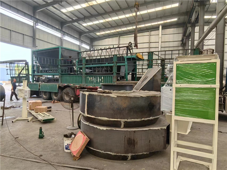 吉林白城客戶年產(chǎn)1萬噸粉劑有機(jī)肥生產(chǎn)線發(fā)貨現(xiàn)場