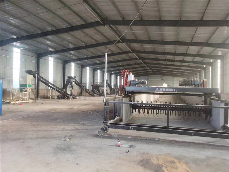 處理動(dòng)物糞便發(fā)酵堆肥機(jī) 小型槽式翻拋機(jī) 有機(jī)肥腐熟除臭有機(jī)肥翻耙機(jī)